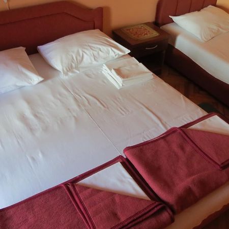 Oaza Hotell Petrovac Exteriör bild