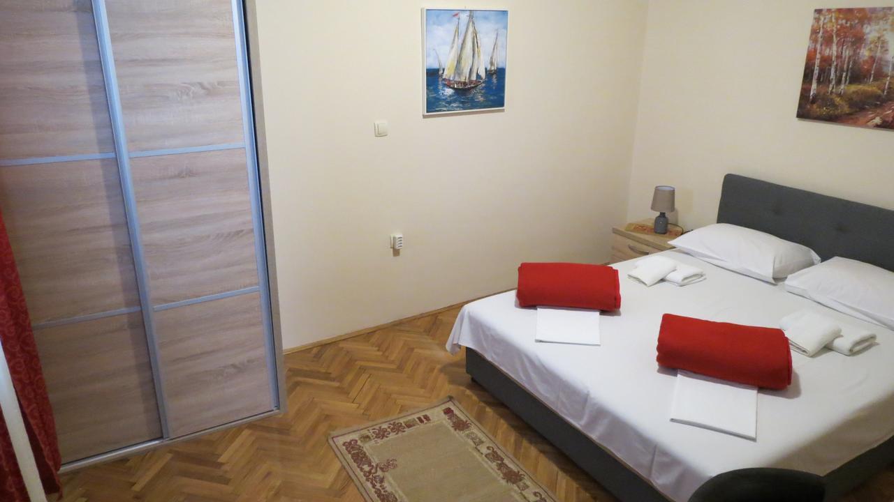 Oaza Hotell Petrovac Exteriör bild