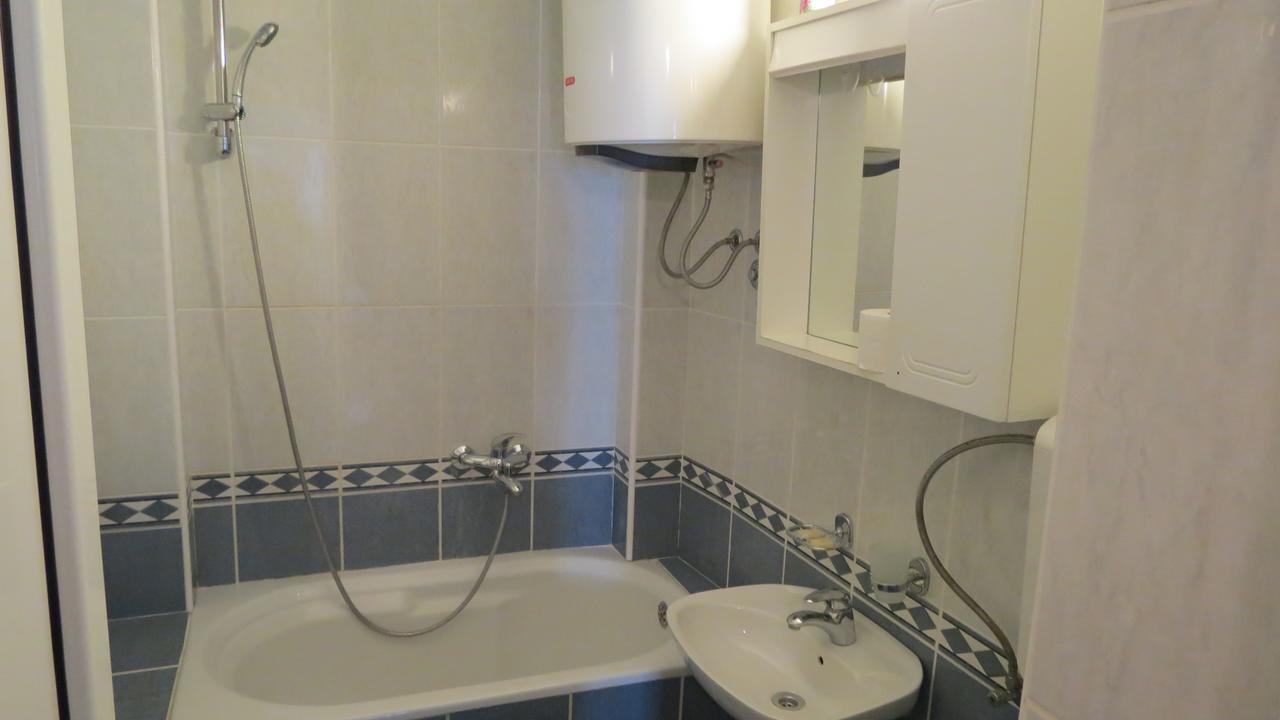Oaza Hotell Petrovac Exteriör bild