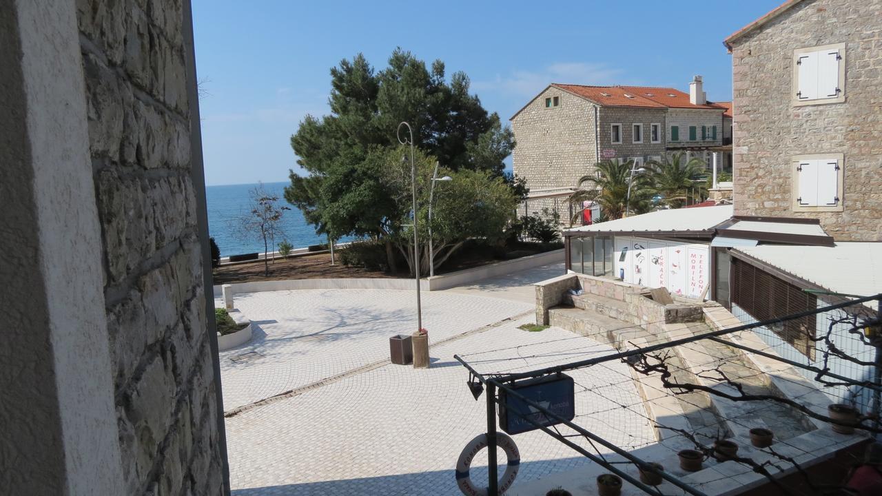 Oaza Hotell Petrovac Exteriör bild