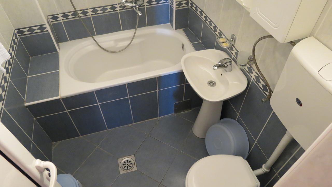 Oaza Hotell Petrovac Exteriör bild