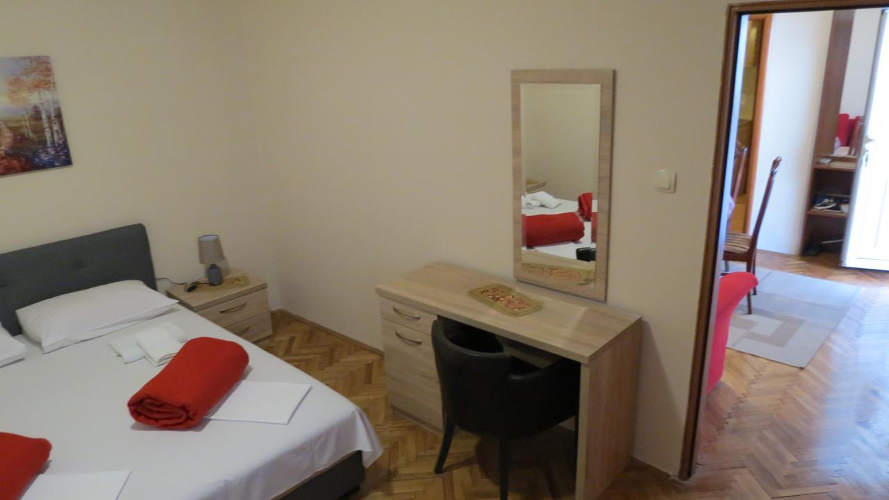 Oaza Hotell Petrovac Exteriör bild