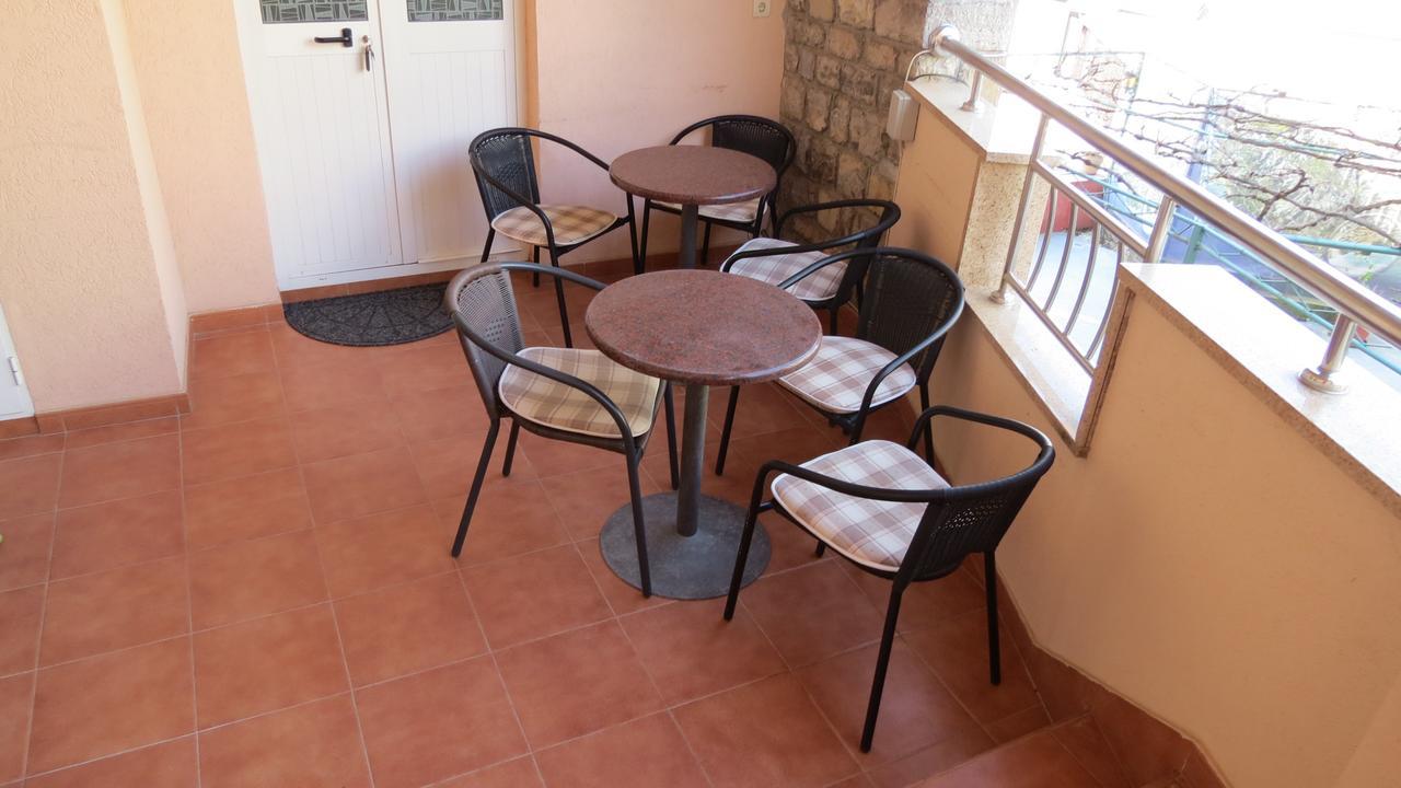 Oaza Hotell Petrovac Exteriör bild